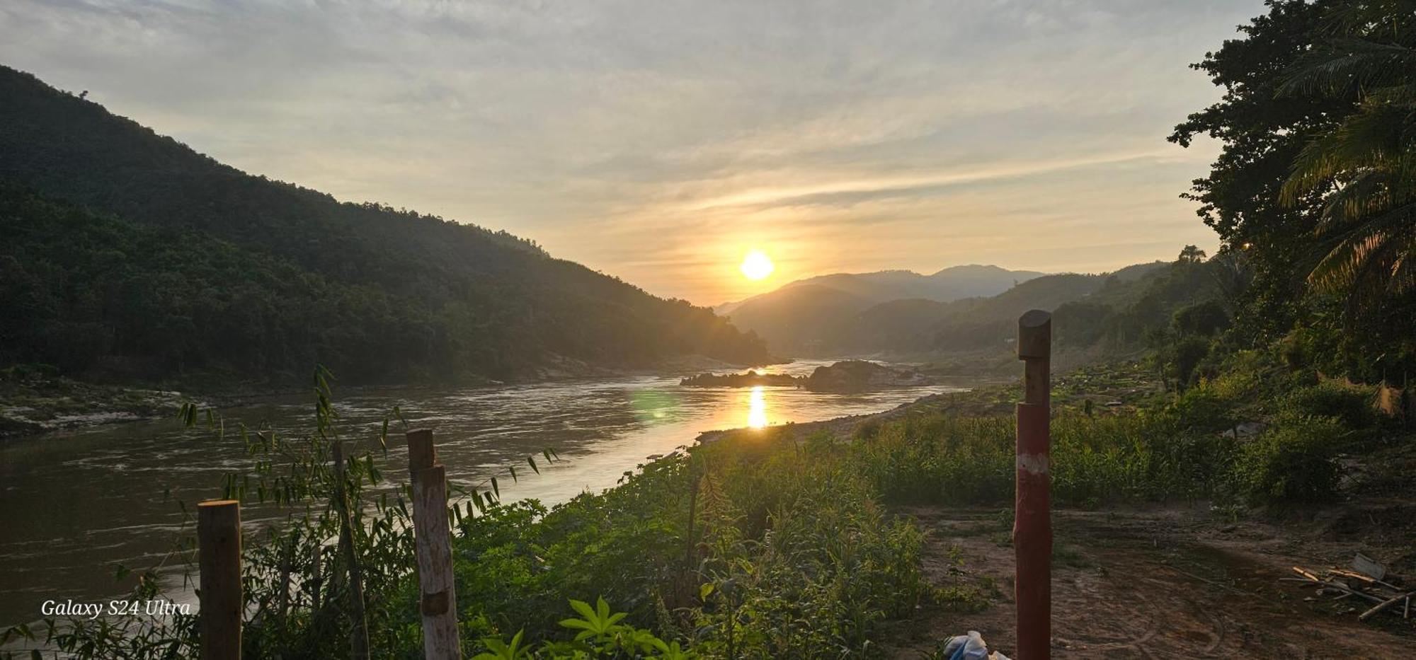 Inn Riverside Hostel Pb Muang Pakbèng Εξωτερικό φωτογραφία