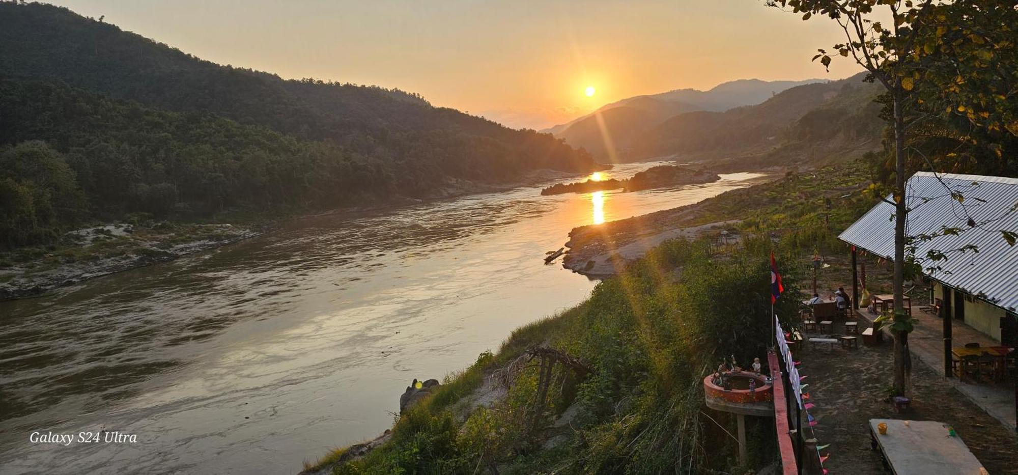 Inn Riverside Hostel Pb Muang Pakbèng Εξωτερικό φωτογραφία