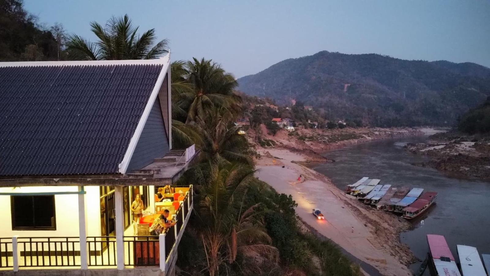 Inn Riverside Hostel Pb Muang Pakbèng Εξωτερικό φωτογραφία