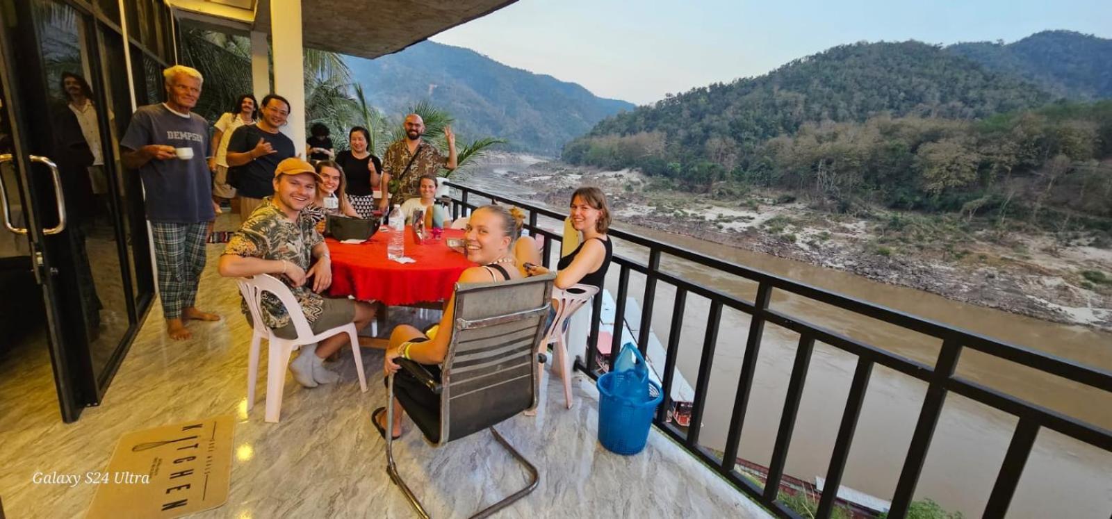 Inn Riverside Hostel Pb Muang Pakbèng Εξωτερικό φωτογραφία